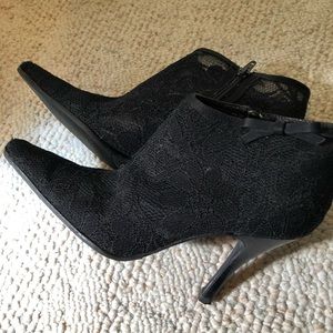 Lace fabric heels booties